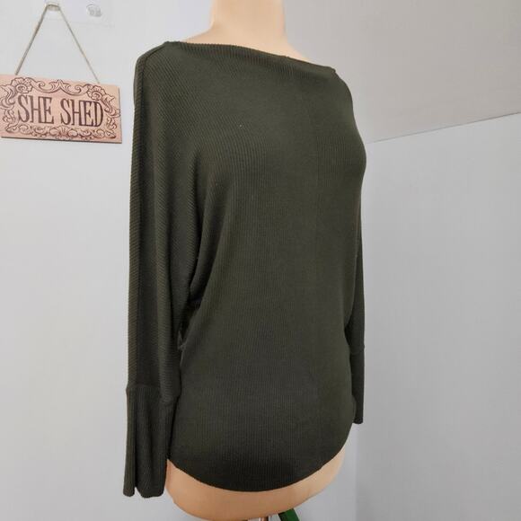 Velvet by Graham & Spencer Olive Green Ribbed Knit Sweater Medium Dolman Casual - Picture 3 of 12